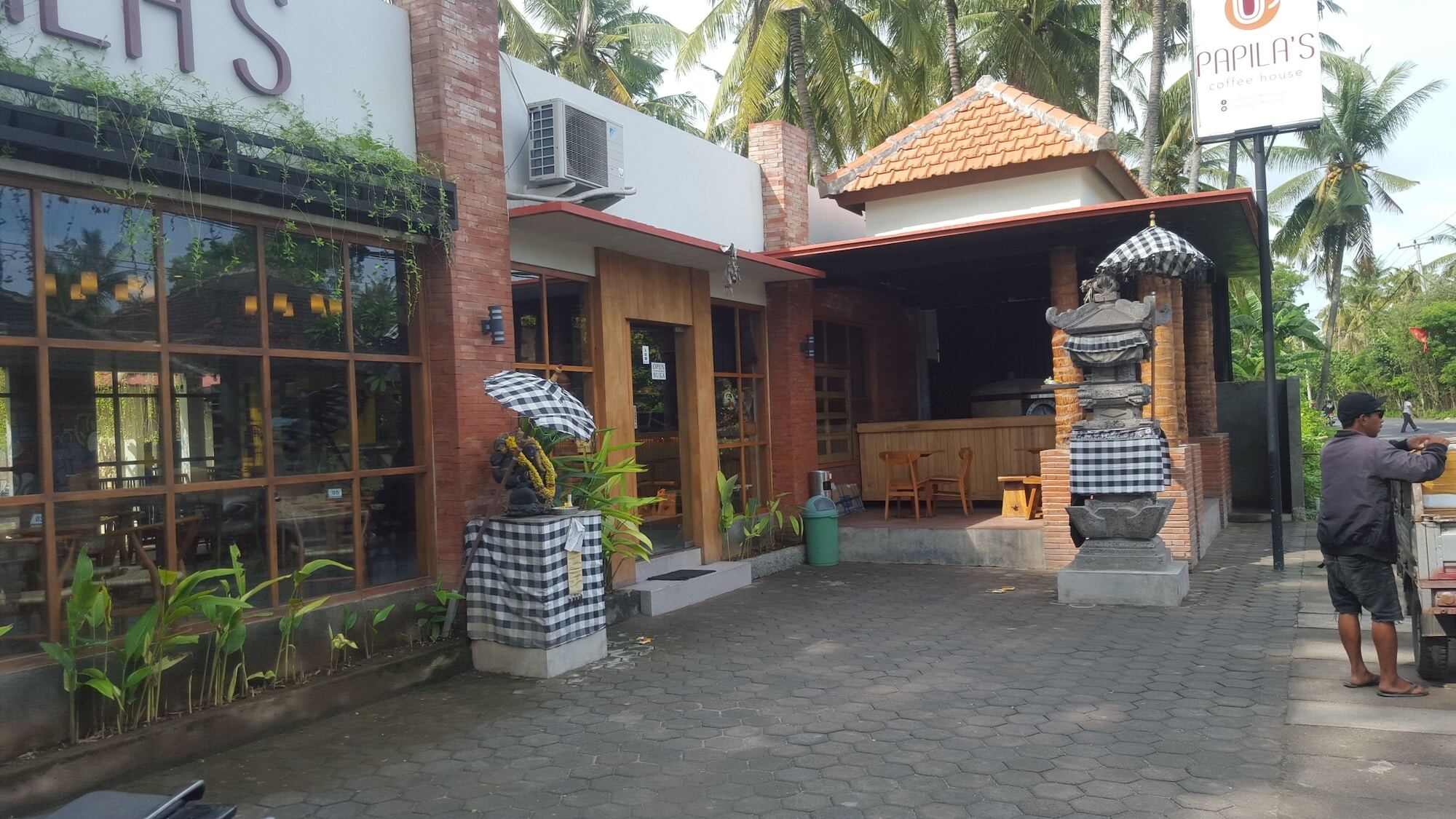 นูซา มาเจสตี์ Hotel Batununggul ภายนอก รูปภาพ